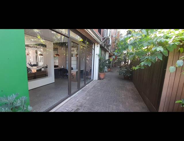 53M² RETAIL TO LET IN WINDERMERE