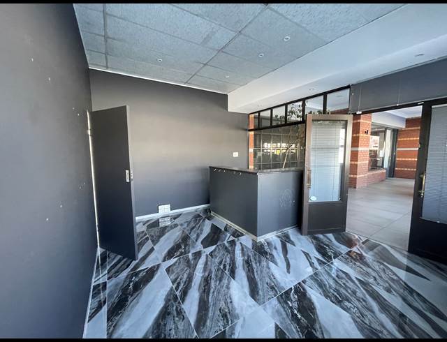 191.30M² BUSINESS CENTRE TO LET IN LAKEFIELD