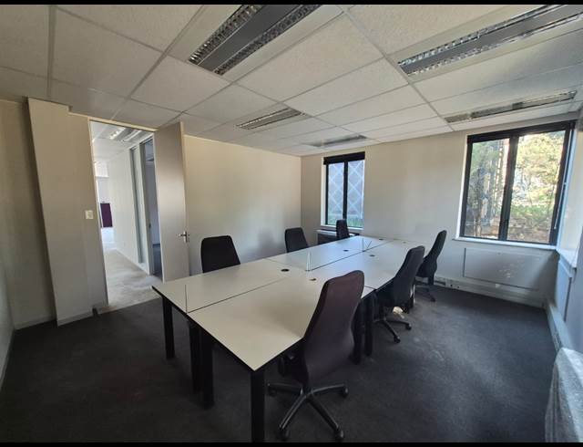 556M² OFFICE TO LET IN SANDTON CENTRAL