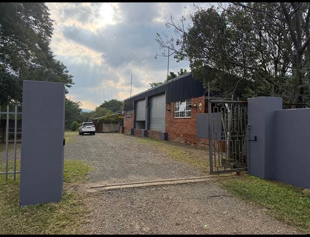 800M² WAREHOUSE TO LET IN MASONS MILL