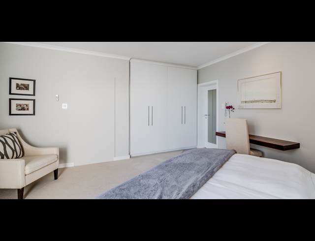 2 BEDROOM APARTMENT TO LET IN BANTRY BAY