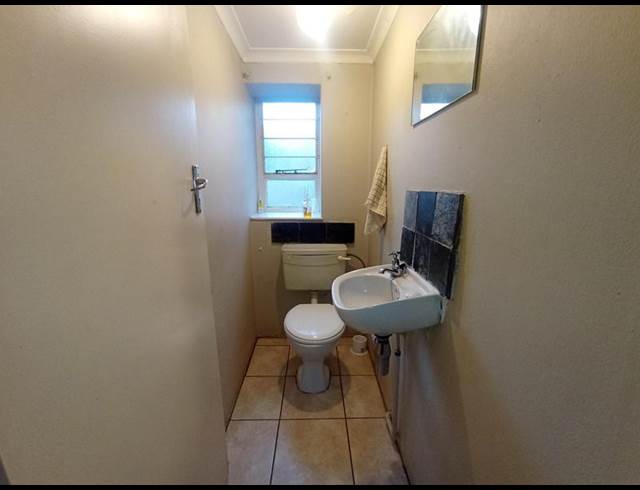 3 BEDROOM PROPERTY TO RENT IN FLORIDA LAKE