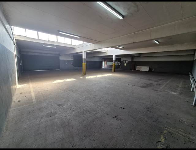 650M² WAREHOUSE TO LET IN WADEVILLE