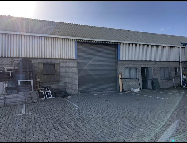 281M² WAREHOUSE RENTED IN AIRPORT INDUSTRIA