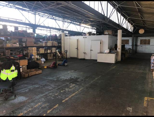500M² WAREHOUSE TO LET IN PAARDEN EILAND