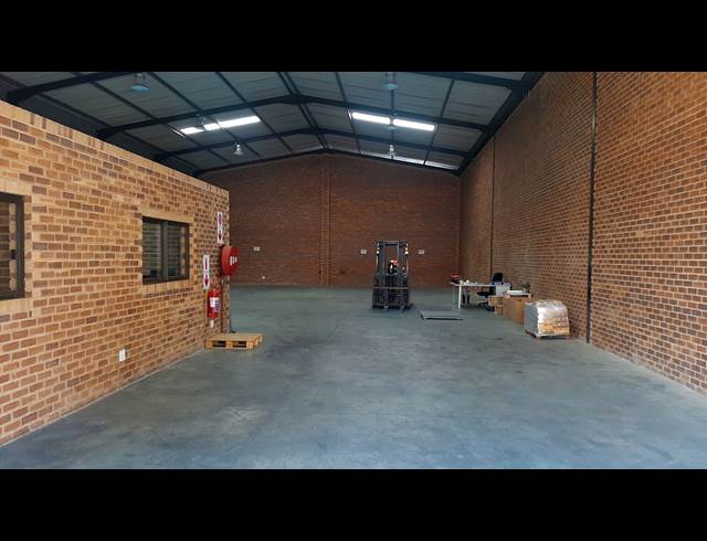 530M² WAREHOUSE TO LET IN POMONA
