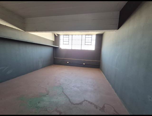 800M² WAREHOUSE TO LET IN DENVER