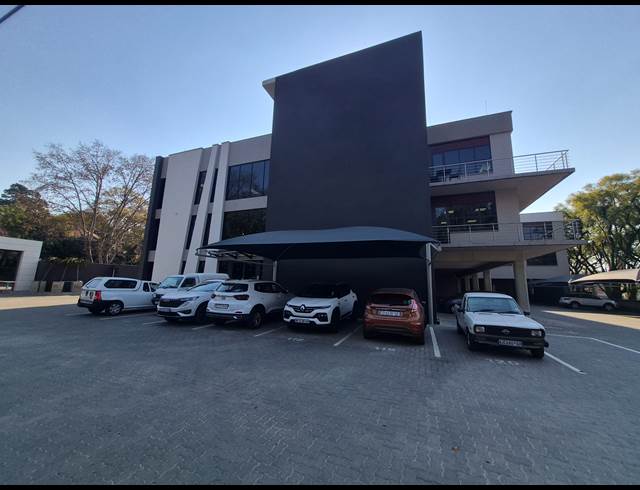 132M² OFFICE TO LET IN MELROSE ESTATE