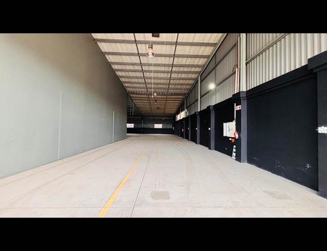 2,442M² WAREHOUSE TO LET IN DUNCANVILLE