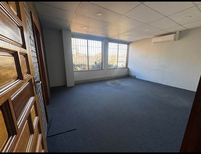 1,322M² WAREHOUSE TO LET IN WYNBERG