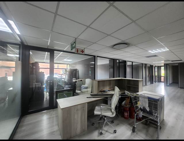 230M² OFFICE TO LET IN BEDFORDVIEW