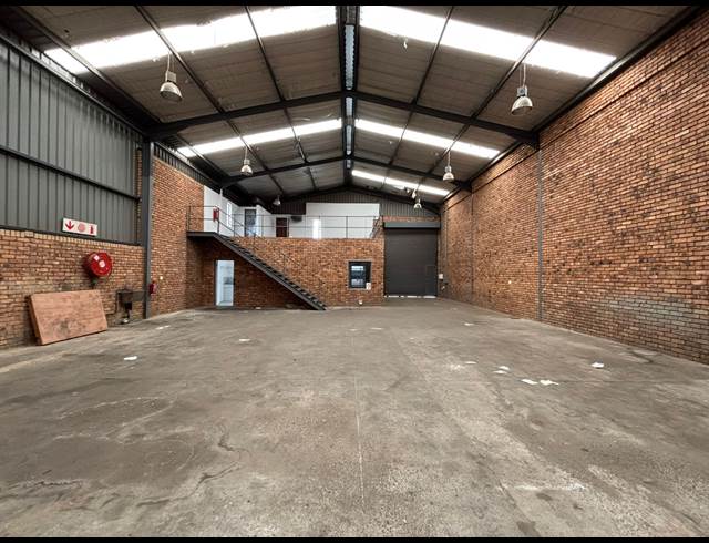 322M² WAREHOUSE TO LET IN BARTLETT