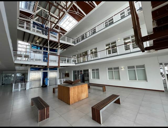 388M² OFFICE TO LET IN WATERFRONT