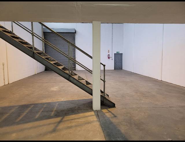 322M² WAREHOUSE TO LET IN AIRPORT INDUSTRIA