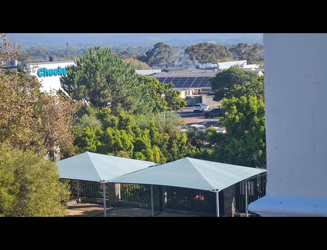 100M² OFFICE TO LET IN STEENBERG