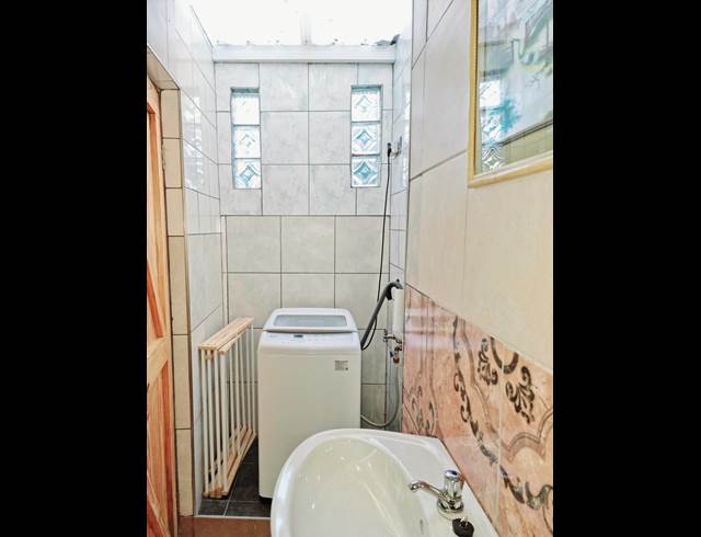 1 bed property to rent in KRUGERSDORP