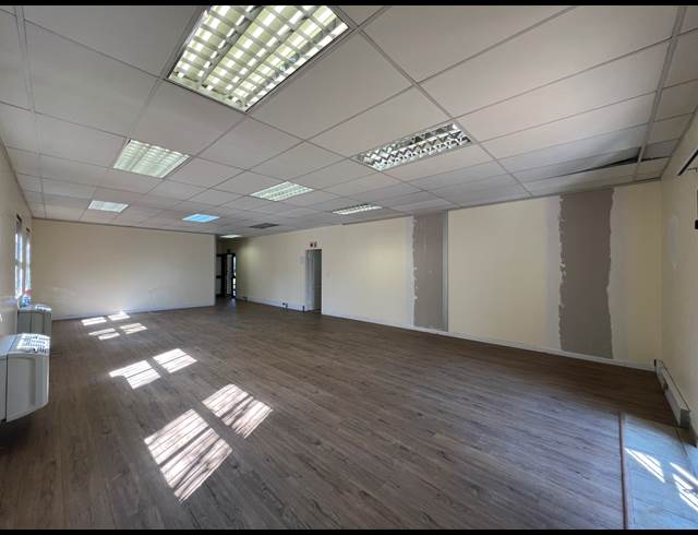 125M² OFFICE TO LET IN HIGHVELD