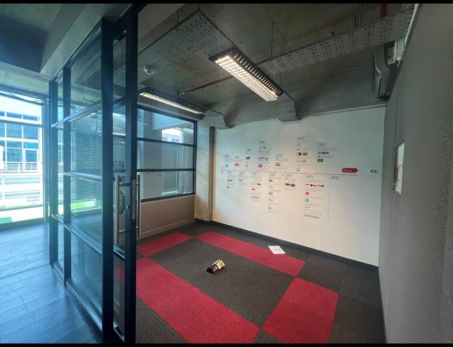 1,305M² OFFICE TO LET IN ROSEBANK