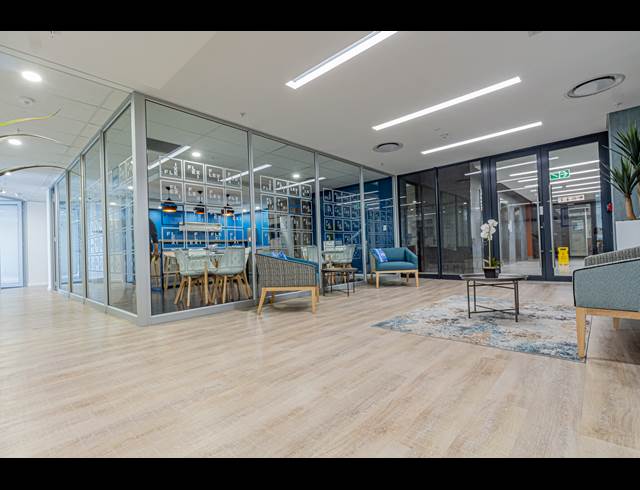 30M² SERVICED OFFICE TO LET IN VORNA VALLEY