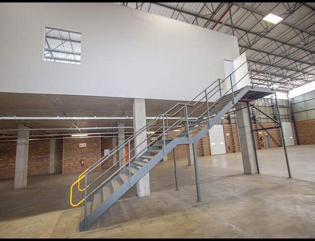 3,227M² WAREHOUSE TO LET IN POMONA AH