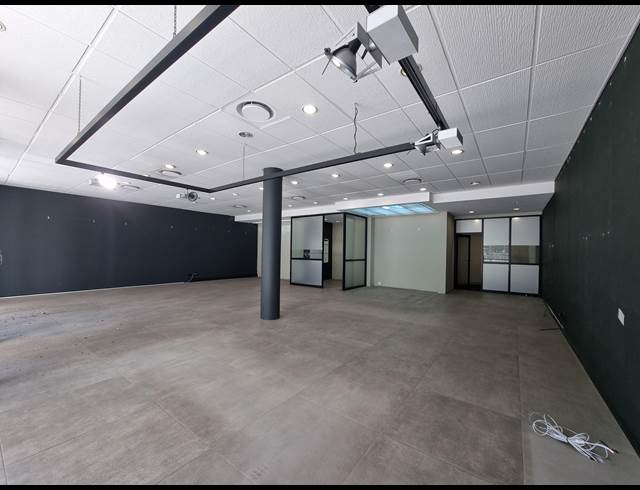 2,982M² SHOWROOM TO LET IN SANDTON CENTRAL