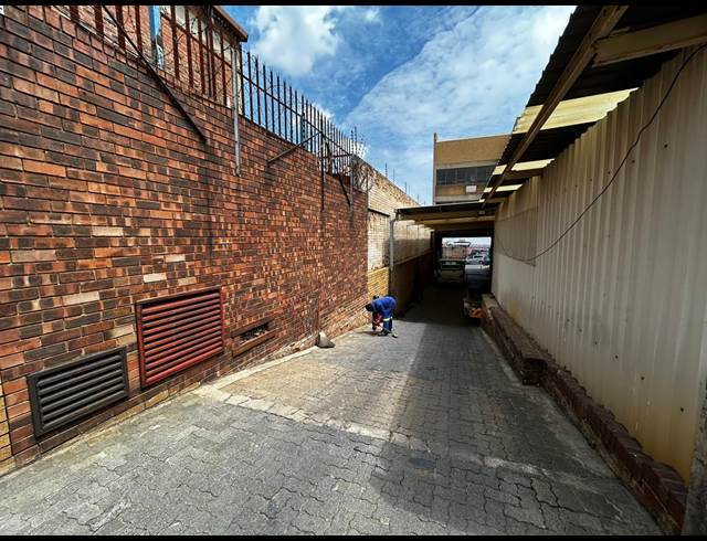 422M² WAREHOUSE TO LET IN KEW