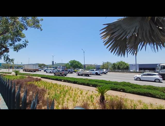 151M² RETAIL TO LET IN RIVERSIDE PARK