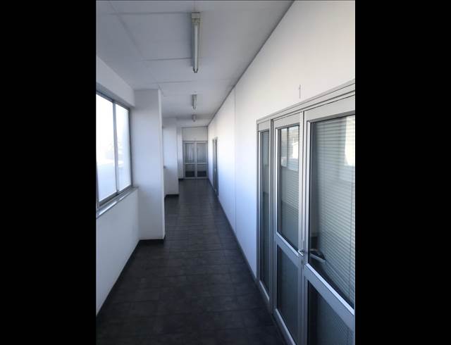 154M² OFFICE TO LET IN STIKLAND INDUSTRIAL