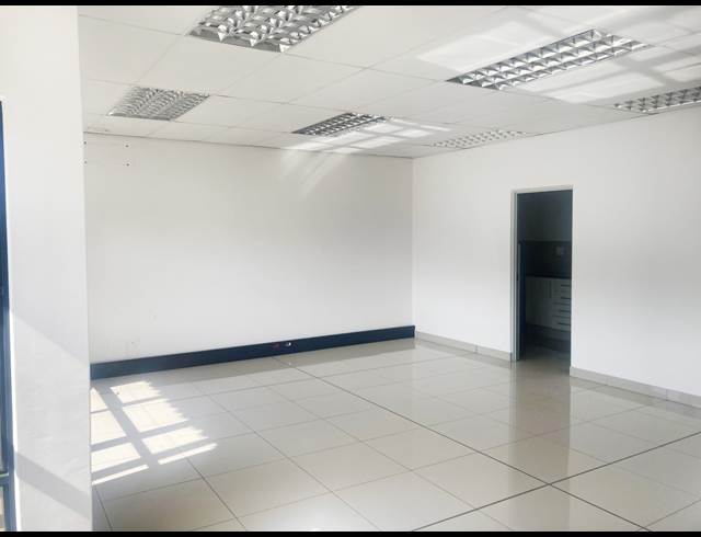 424M² WAREHOUSE TO LET IN KYA SANDS