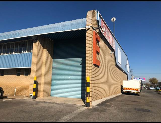 328M² WAREHOUSE TO LET IN MEADOWDALE