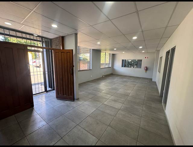 1,322M² WAREHOUSE TO LET IN WYNBERG