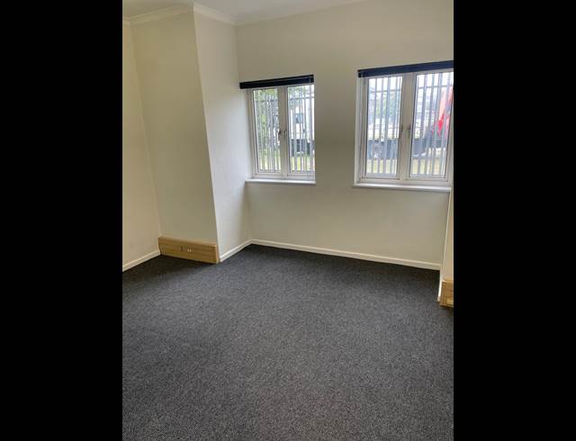 100M² OFFICE TO LET IN FORESHORE