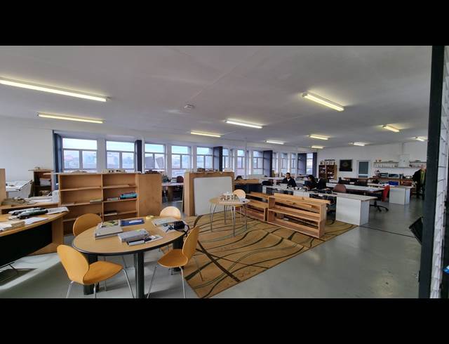 250M² BUSINESS TO LET IN WOODSTOCK