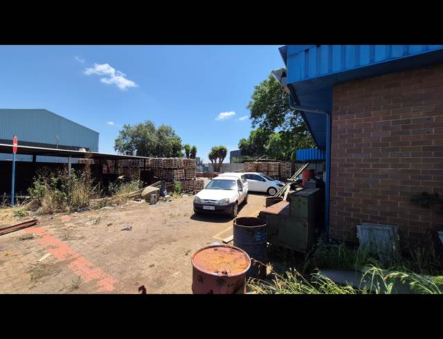 250M² INDUSTRIAL YARD TO LET IN APEX