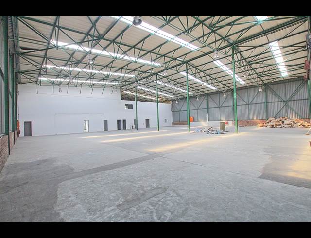 1,060M² WAREHOUSE TO LET IN RANDJESPARK