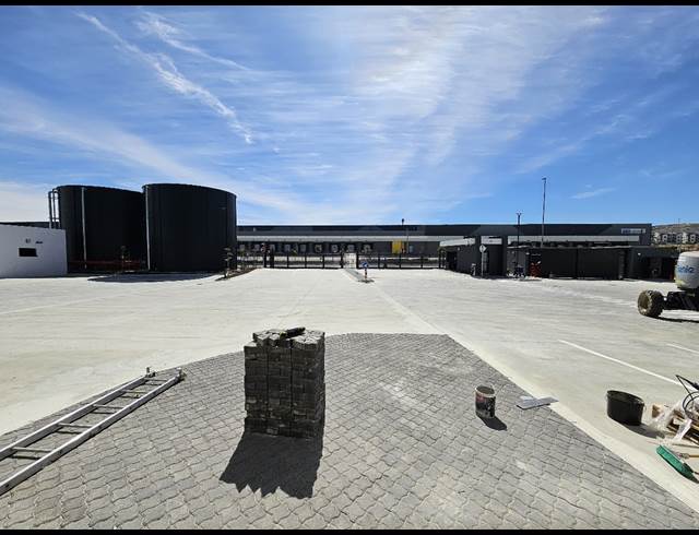 2,322M² WAREHOUSE TO LET IN ATLANTIC HILLS