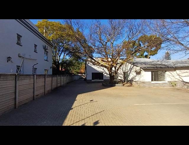 BUSINESS PROPERTY TO RENT IN CLUBVIEW