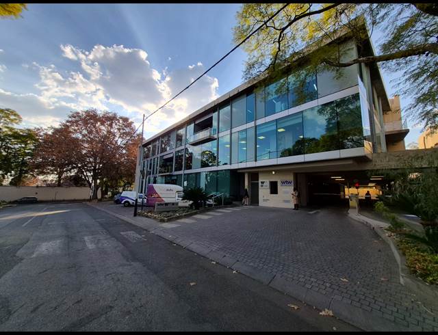 1,180M² OFFICE TO LET IN ILLOVO
