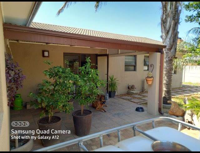 3 bed property to rent in DIE BOS