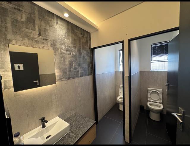 476M² OFFICE TO LET IN WYNBERG