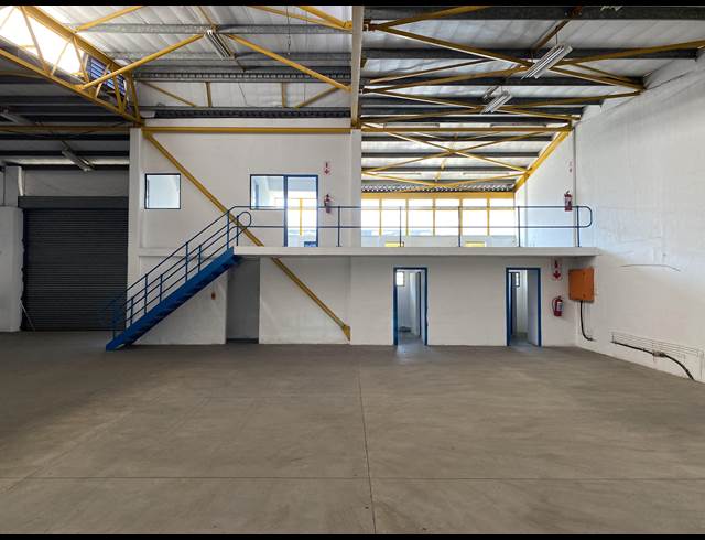 491M² WAREHOUSE TO LET IN RED HILL