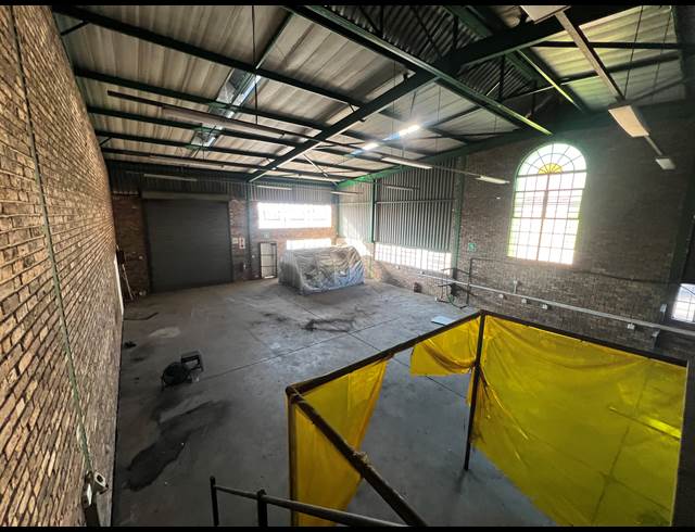 306M² WAREHOUSE TO LET IN HENNOPSPARK INDUSTRIAL