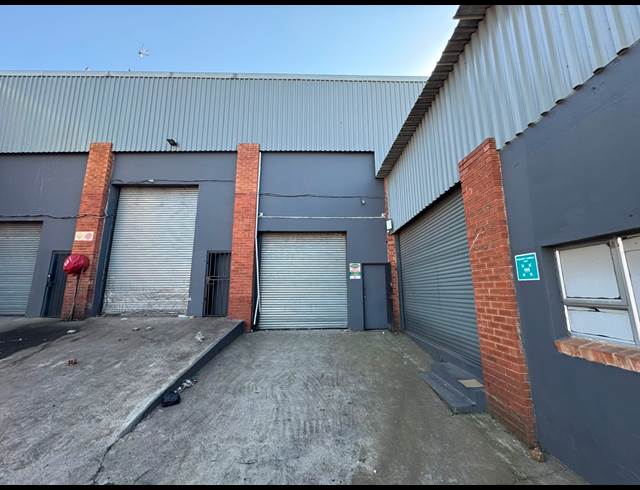 678M² WAREHOUSE TO LET IN CROWN