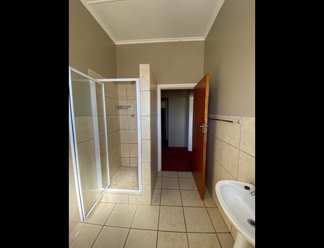 2 bed property to rent in ROBERTSON