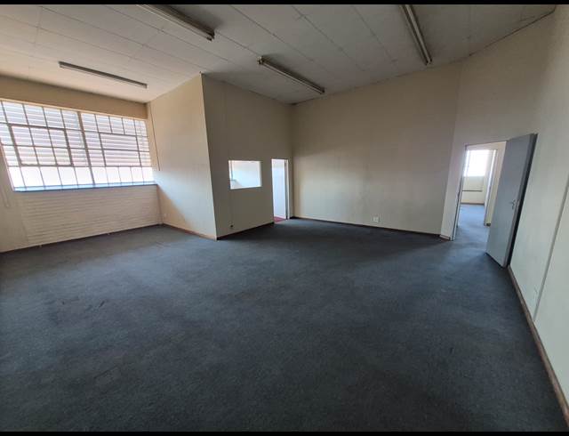 900M² WAREHOUSE TO LET IN BENROSE