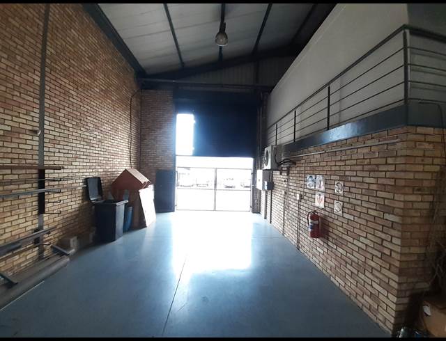 385M² WAREHOUSE TO LET IN PRINCESS AH