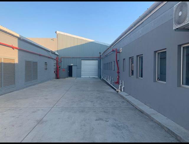 2,200M² WAREHOUSE TO LET IN DAL JOSAFAT
