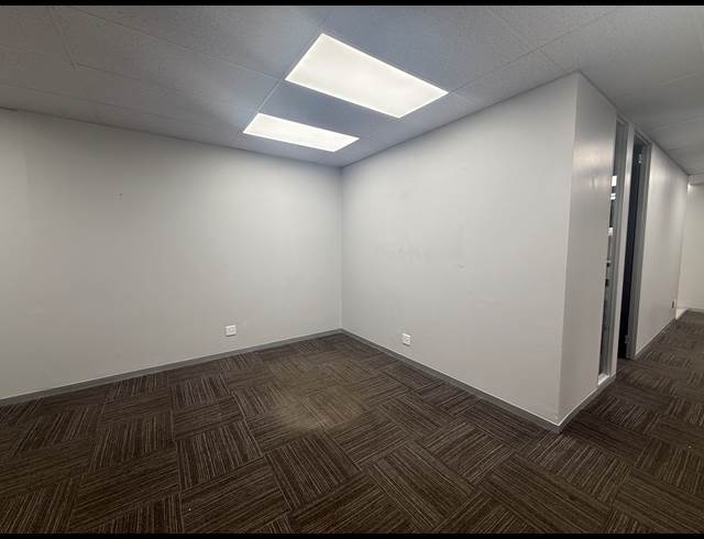 164M² OFFICE TO LET IN BRAAMFONTEIN WERF