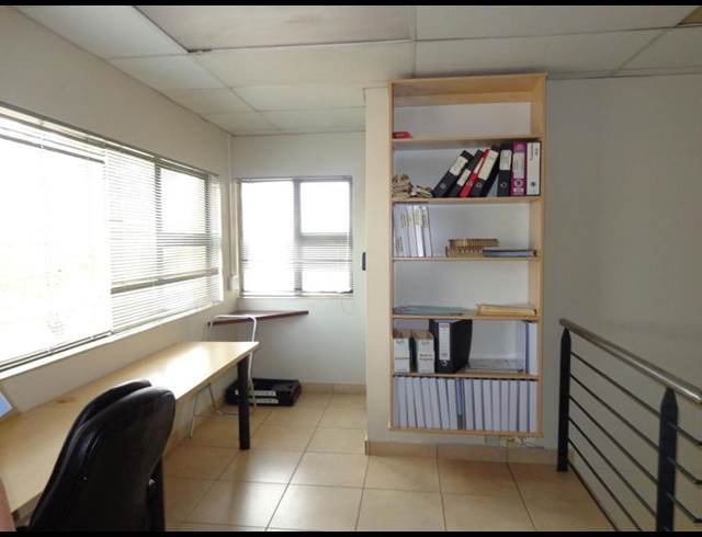 606M² WORKSHOP TO LET IN JET PARK