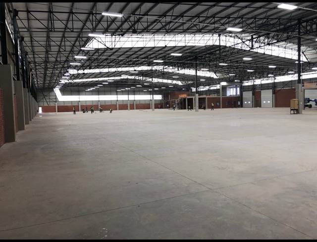 1,727M² WAREHOUSE TO LET IN GOSFORTH PARK